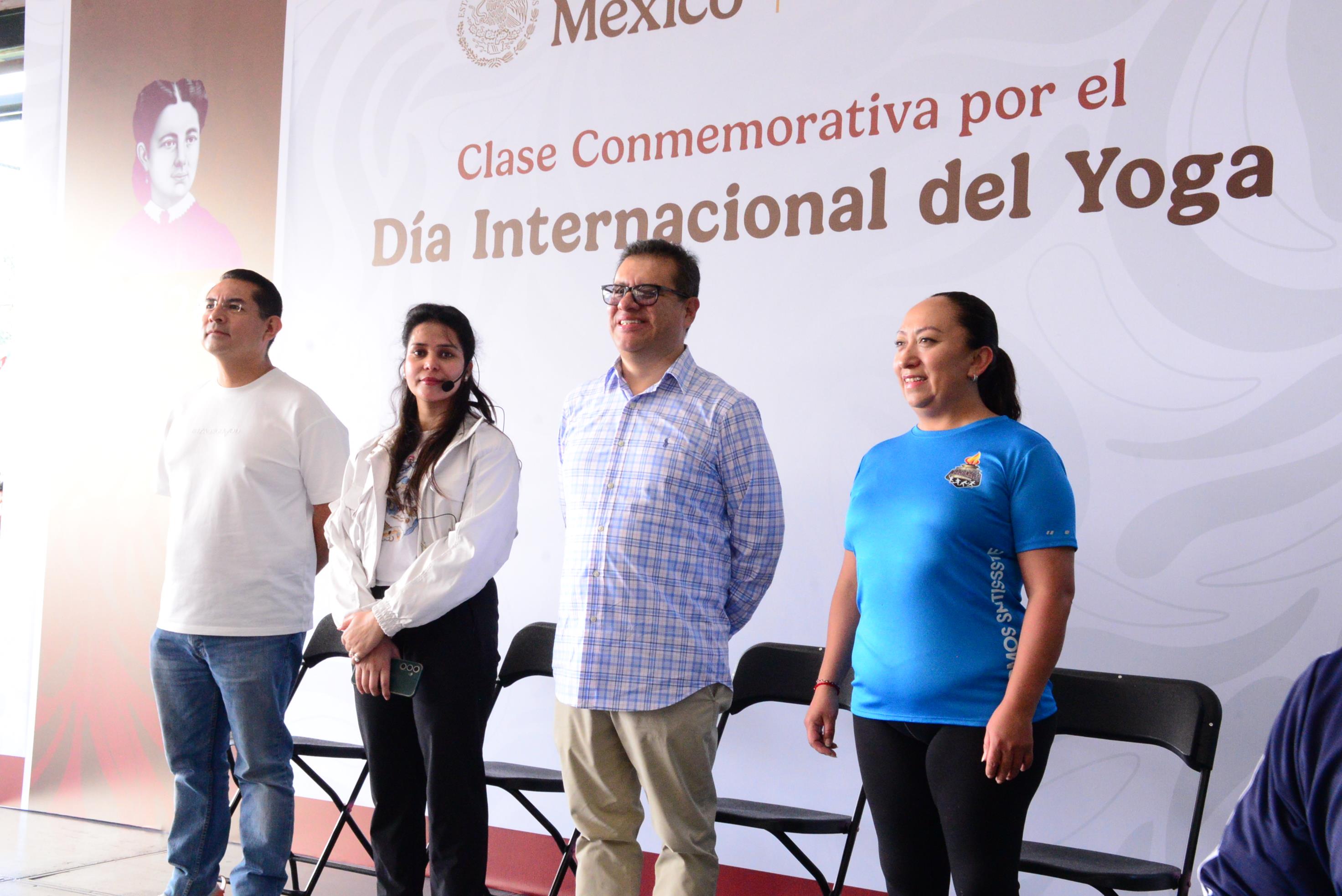 Clase Conmemorativa Por el “Día Internacional Del Yoga”, en el Centro Social, Cultural y Deportivo del SNTISSSTE